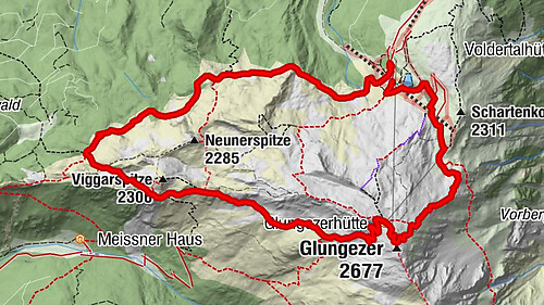 A hike around the Glungezer Summit